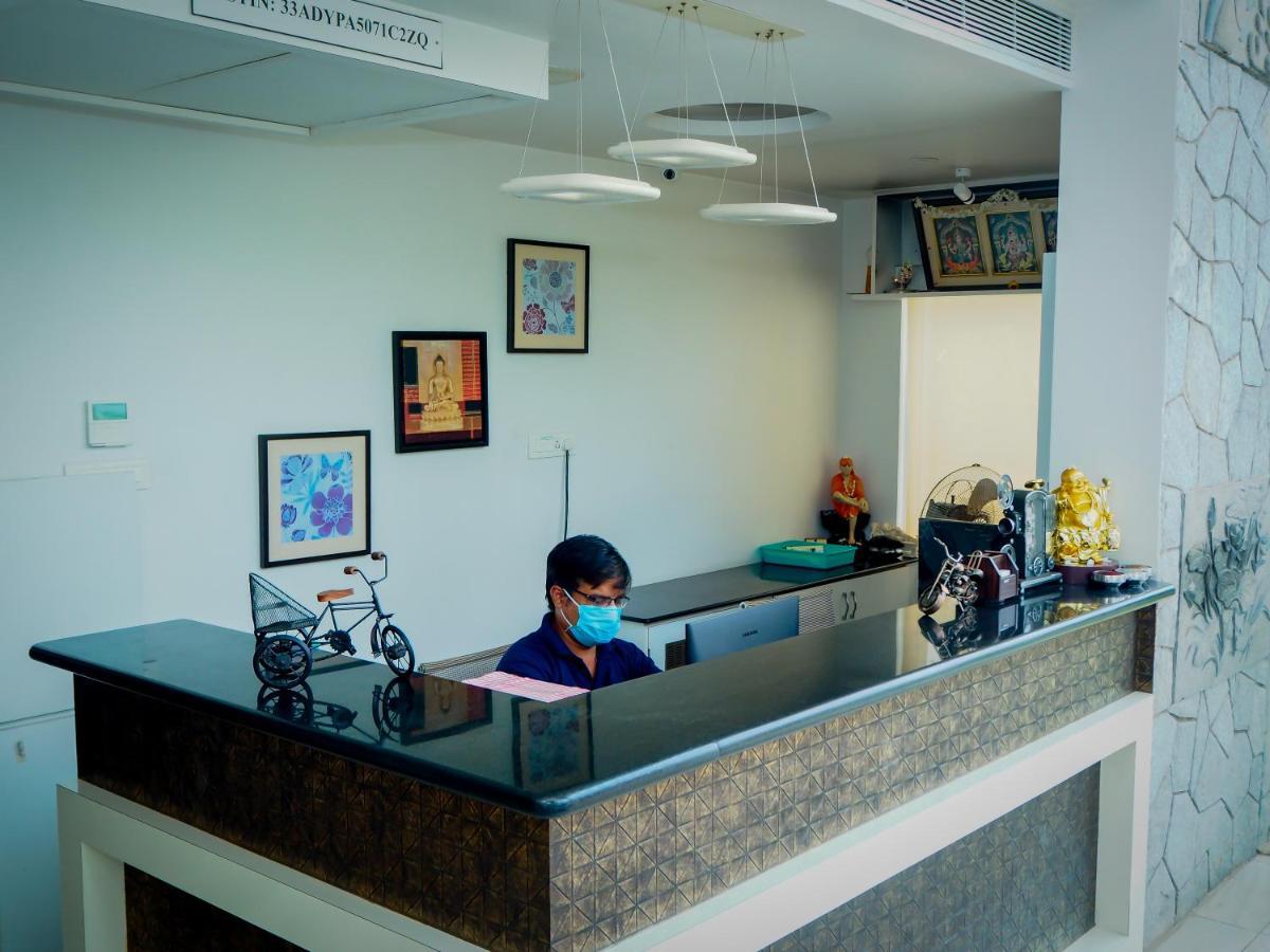 White Pearl Residency Hotel Puducherry Buitenkant foto
