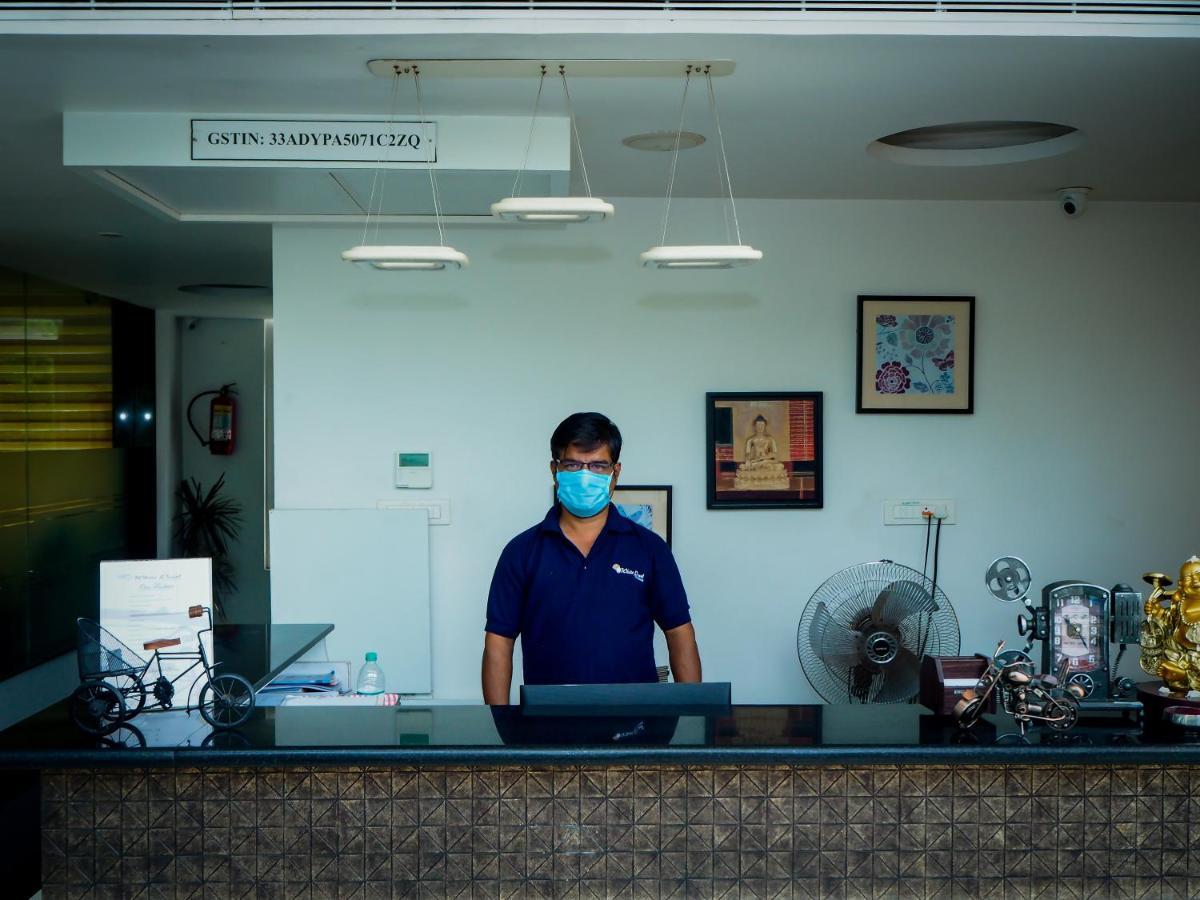 White Pearl Residency Hotel Puducherry Buitenkant foto