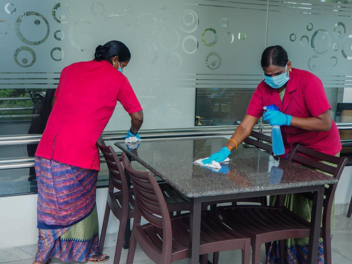 White Pearl Residency Hotel Puducherry Buitenkant foto
