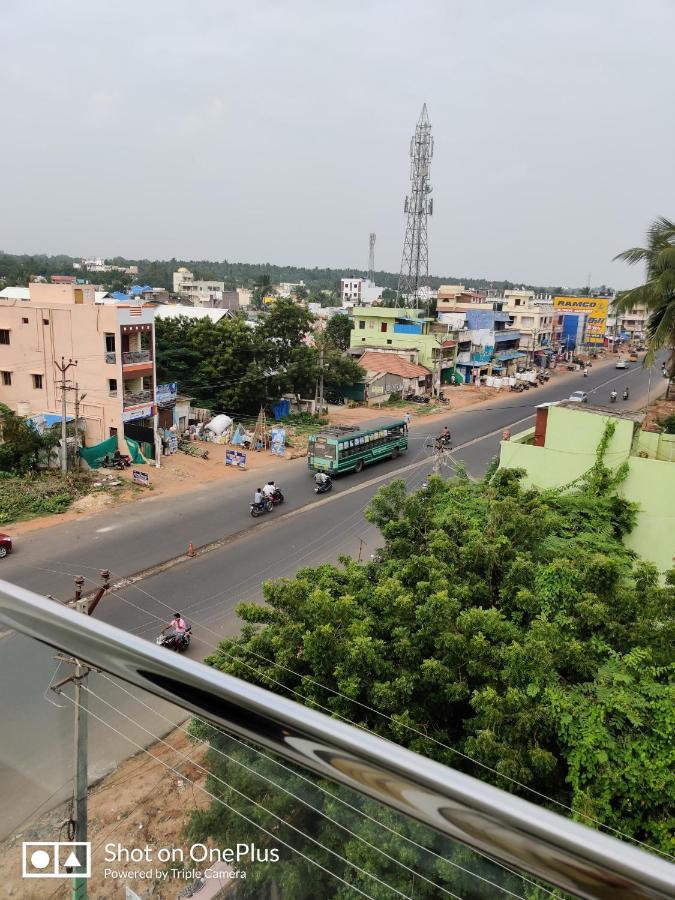White Pearl Residency Hotel Puducherry Buitenkant foto