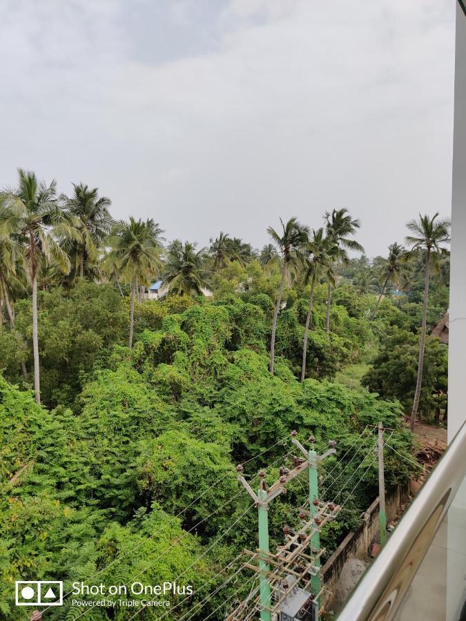 White Pearl Residency Hotel Puducherry Buitenkant foto