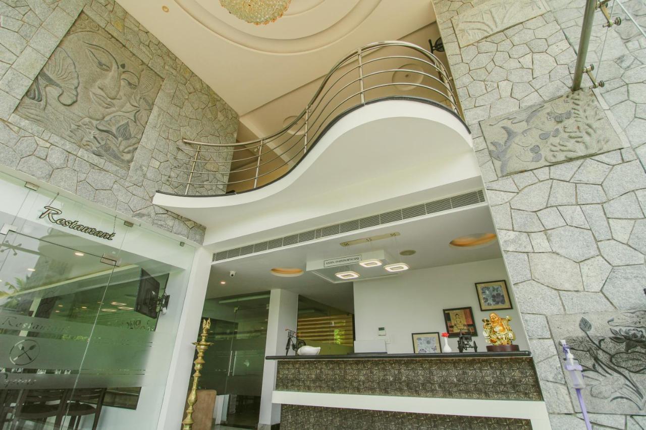 White Pearl Residency Hotel Puducherry Buitenkant foto