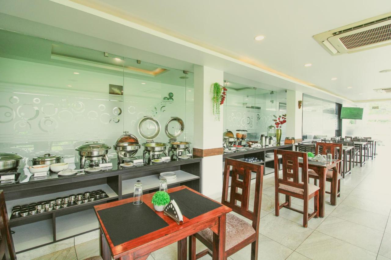 White Pearl Residency Hotel Puducherry Buitenkant foto