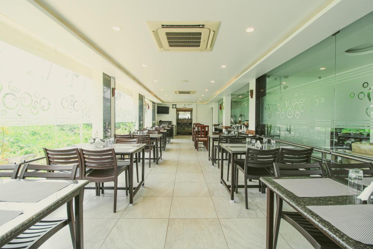 White Pearl Residency Hotel Puducherry Buitenkant foto