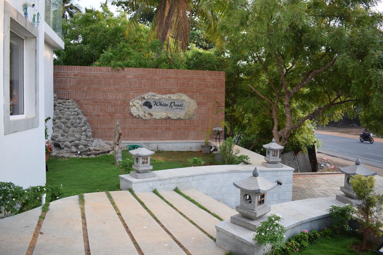 White Pearl Residency Hotel Puducherry Buitenkant foto