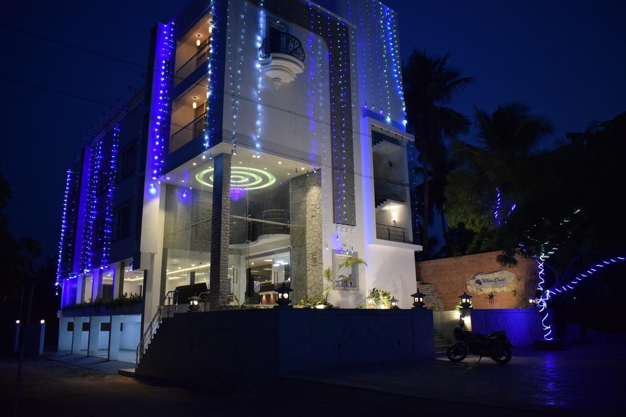 White Pearl Residency Hotel Puducherry Buitenkant foto