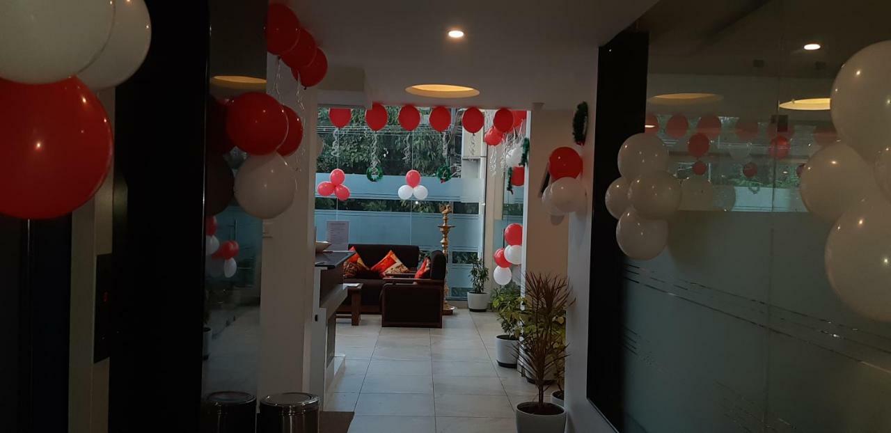White Pearl Residency Hotel Puducherry Buitenkant foto