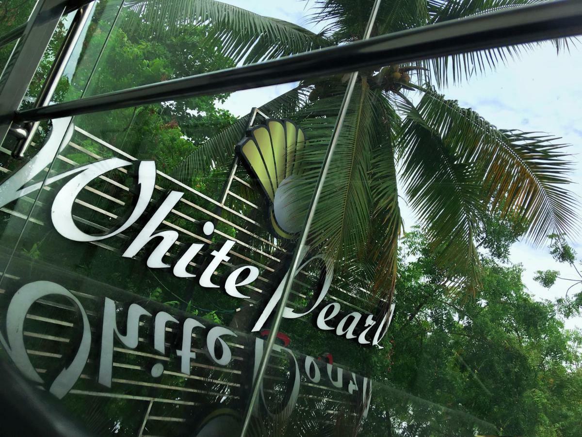White Pearl Residency Hotel Puducherry Buitenkant foto